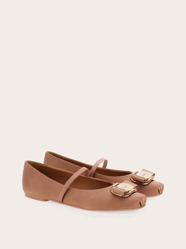 New Vara plate ballet flat