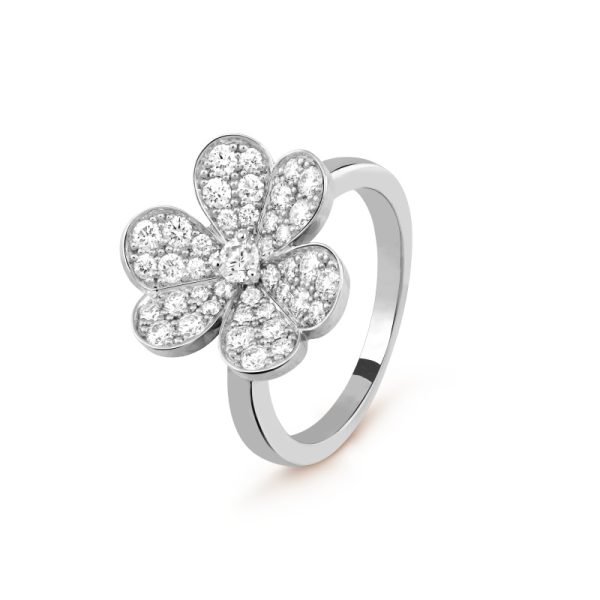 Frivole Between the Finger ring