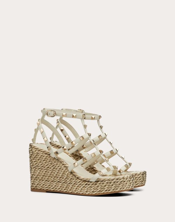 ROCKSTUD CALFSKIN WEDGE SANDAL WITH STRAPS 95 MM