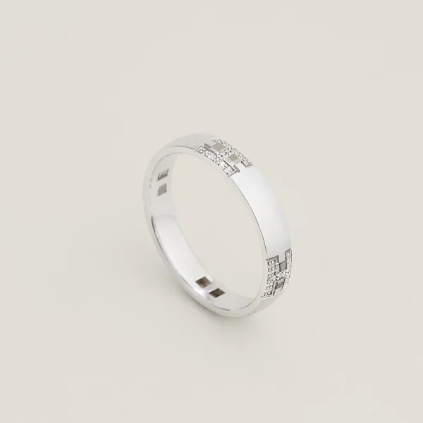 Ever Herakles wedding band